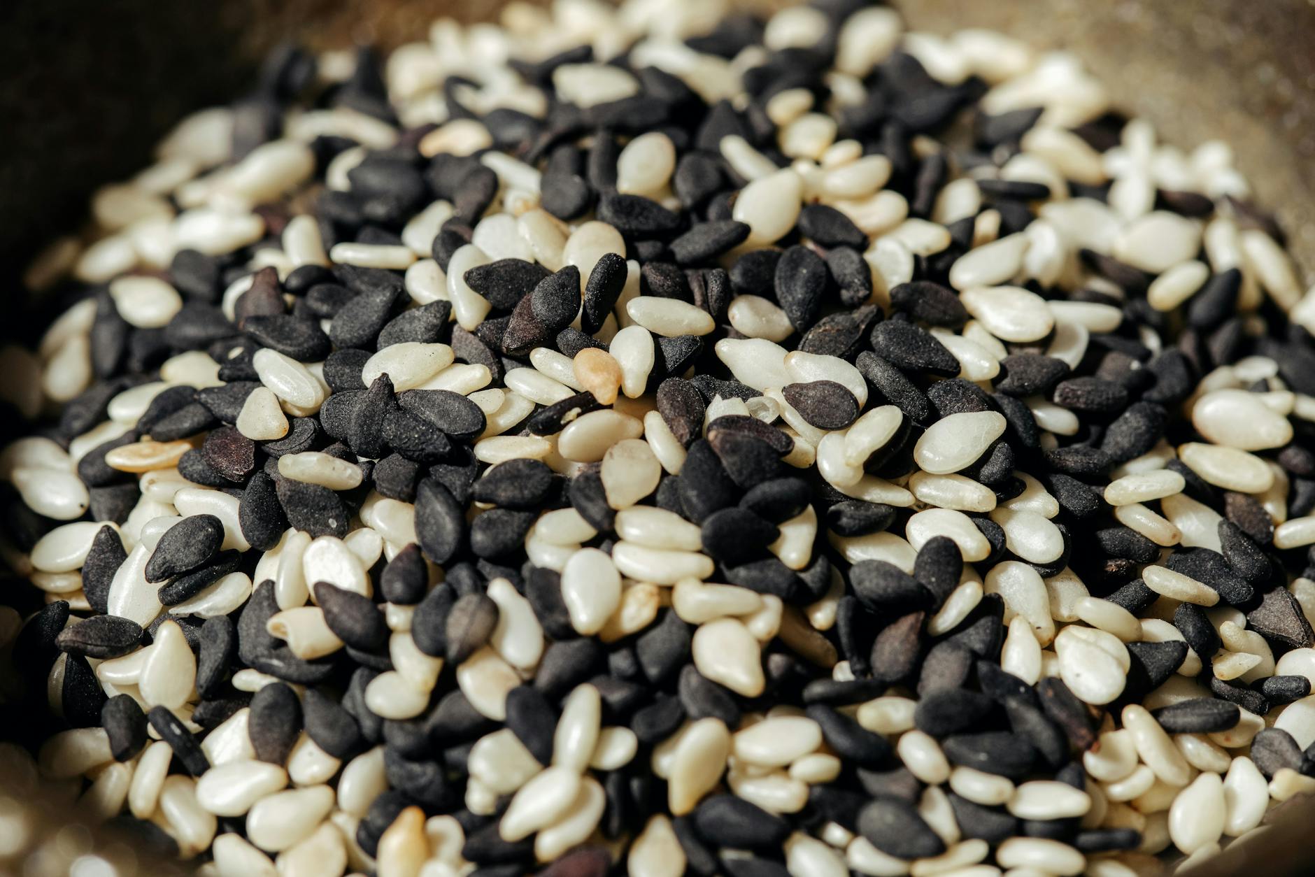 sesame seeds til nutrition India benefits