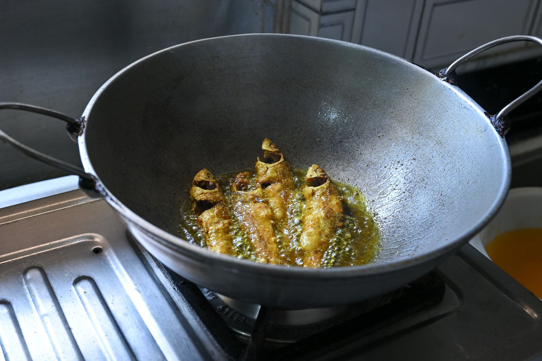 Cooking Oil Smoke Points: Which Oil to Use for Each Indian Cooking Method 2 cooking oil smoke point India benefits